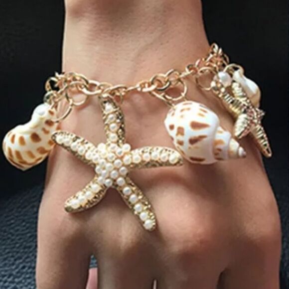 New ANTHRO seashell starfish charm beach Shell bracelet - Picture 1 of 10